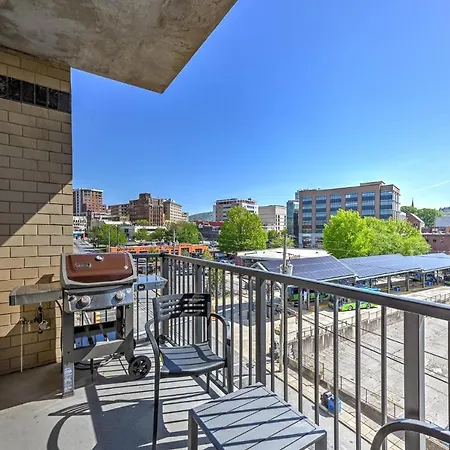 Villa 45 Asheland Avenue Unit 406